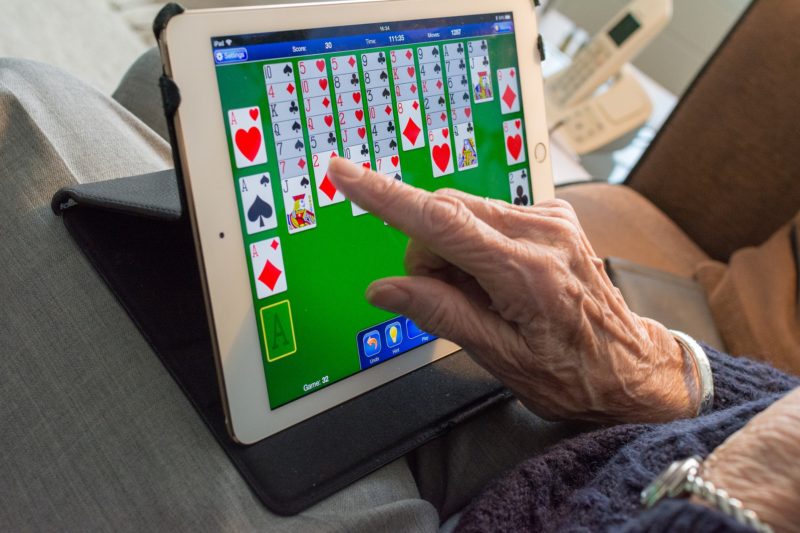 Stave off Alzheimer’s with Online Games Fit Brain